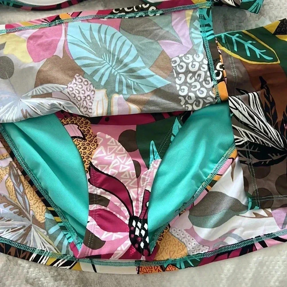 Bleu Rod Beattie Run Wild Contour Bikini Top And Skirted Bottom - Picture 11 of 14